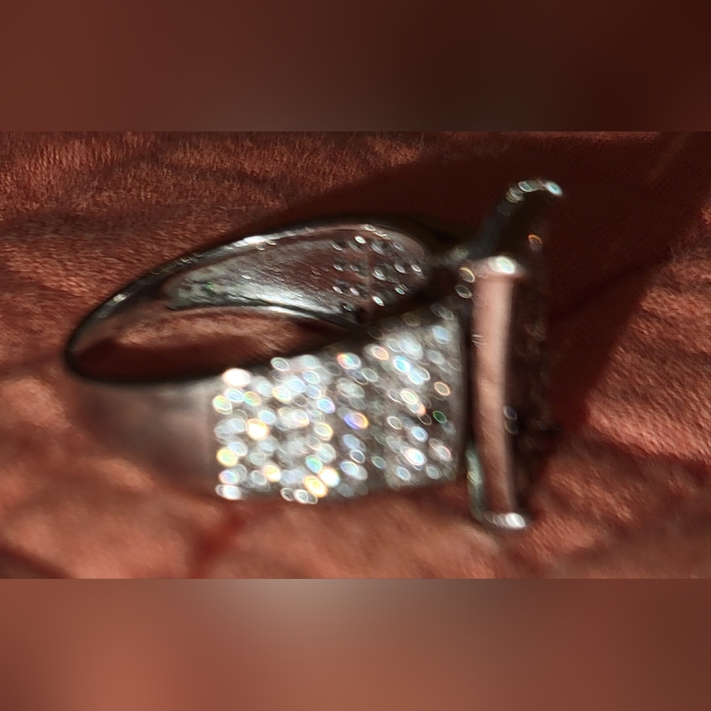 Ring - Picture 2 of 3